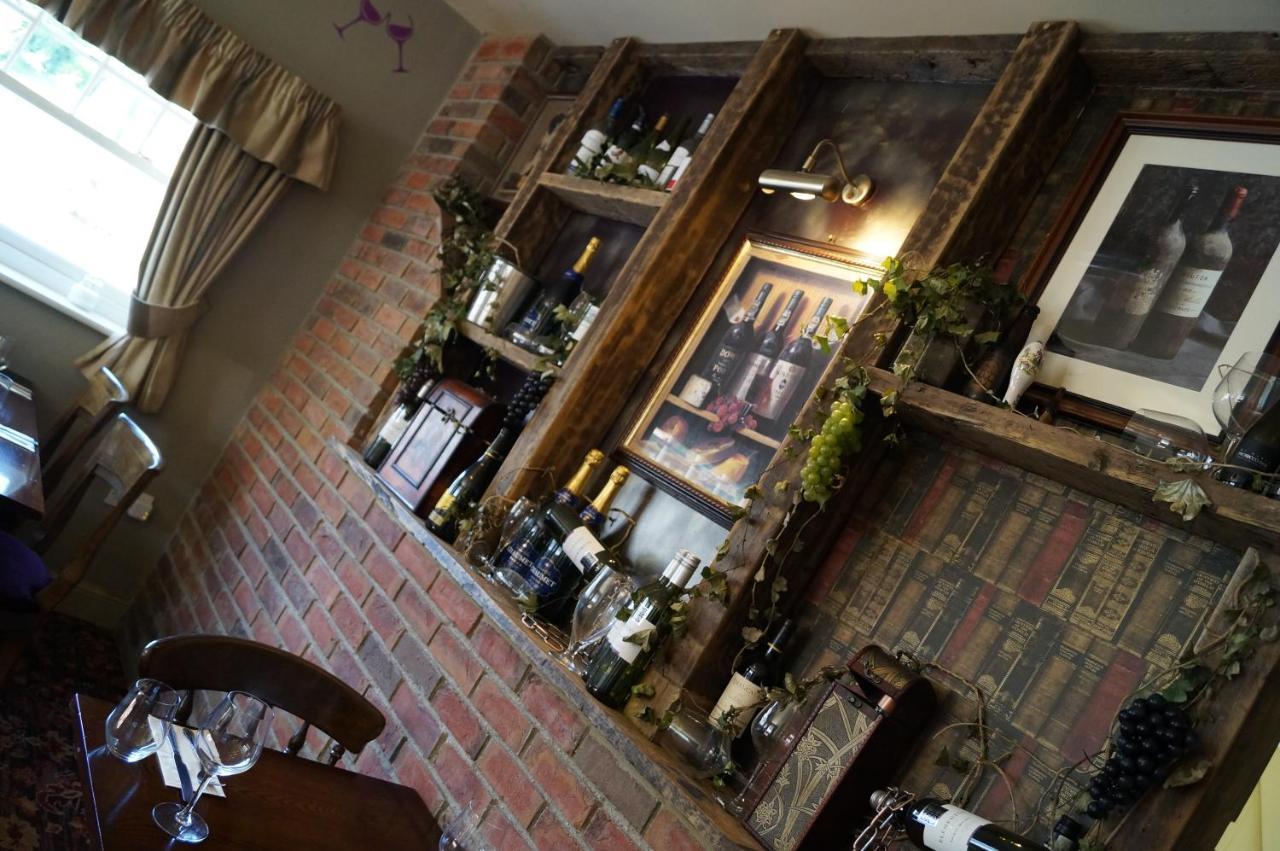 The Flying Bull Inn Liss Exterior photo